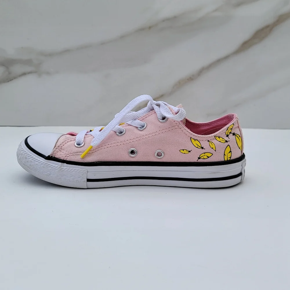 Converse | Chuck Taylor All-Star Looney Tunes Tweety Bird Sneakers Size 2